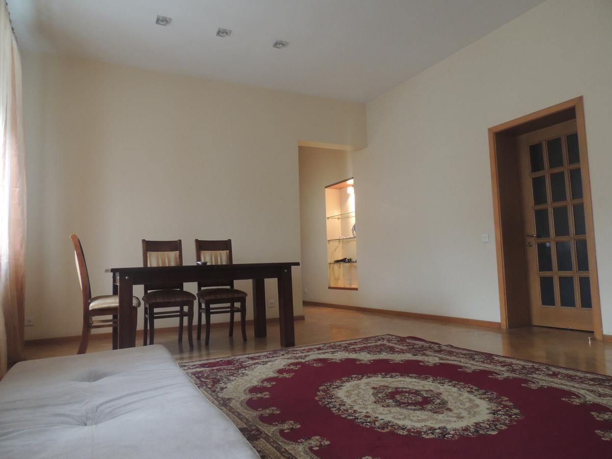 Clock Tower Apartment In Bakoe Buitenkant foto