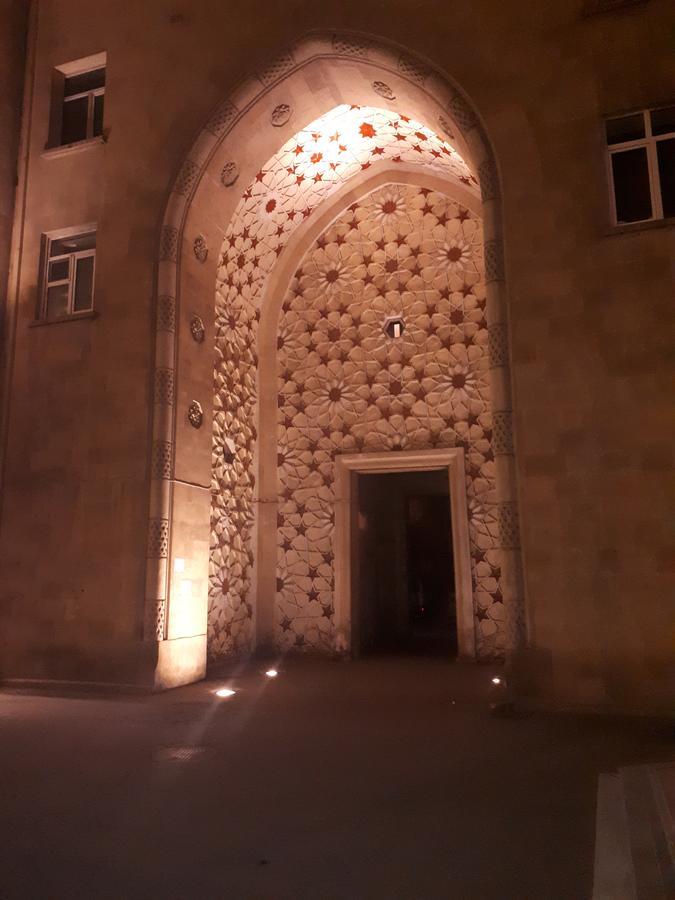 Clock Tower Apartment In Bakoe Buitenkant foto