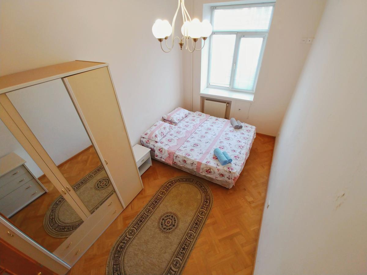 Clock Tower Apartment In Bakoe Buitenkant foto