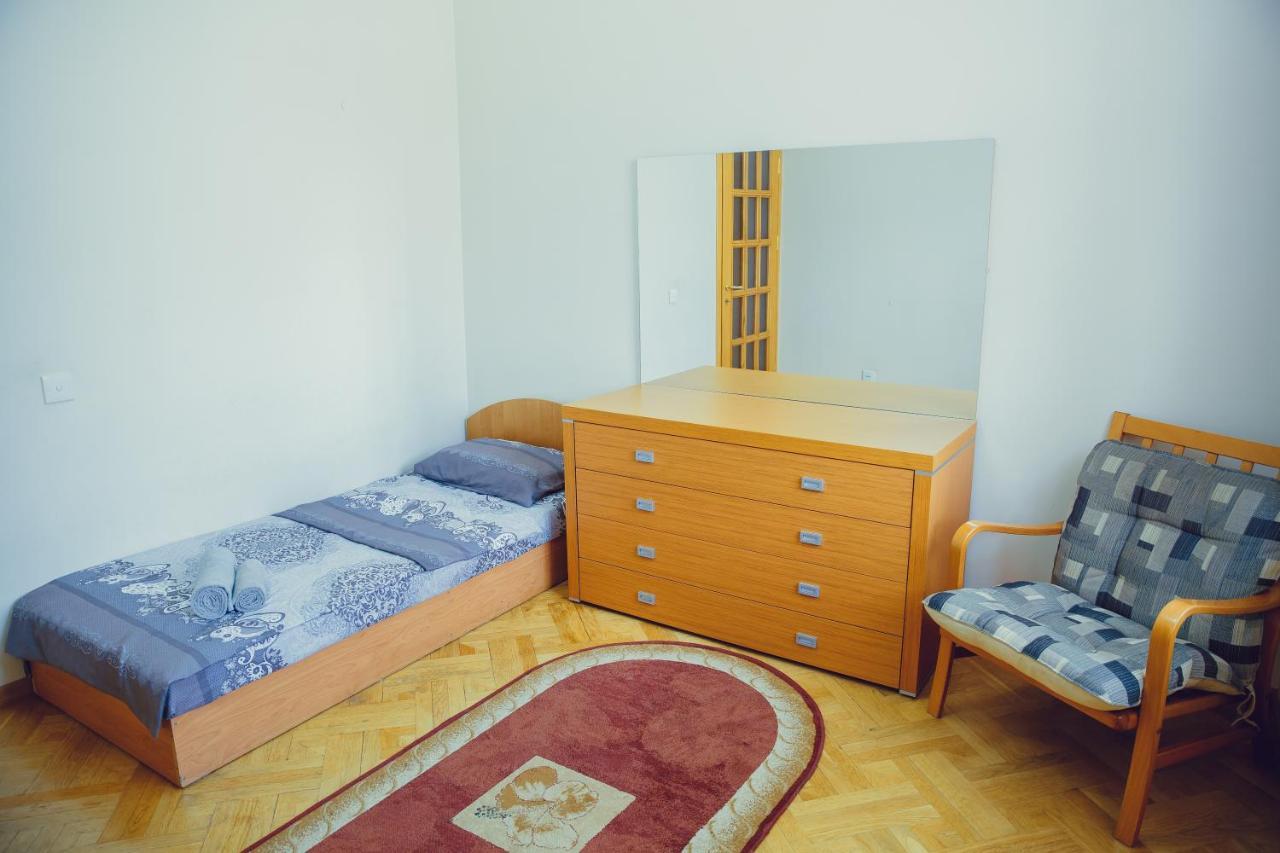 Clock Tower Apartment In Bakoe Buitenkant foto